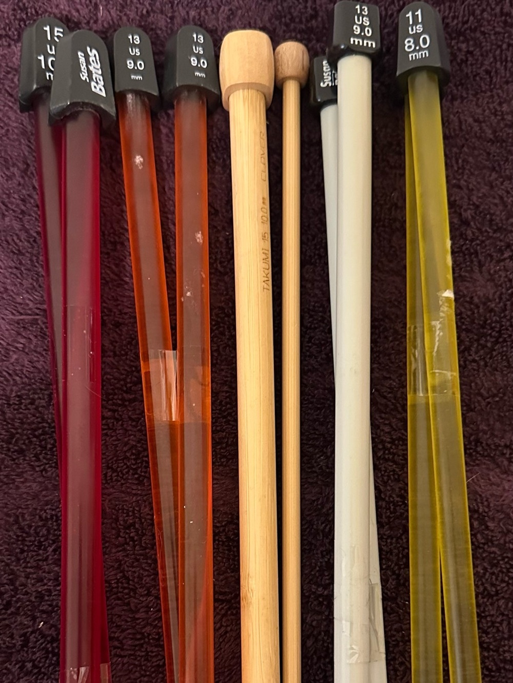 Small lot of knitting needles crafts